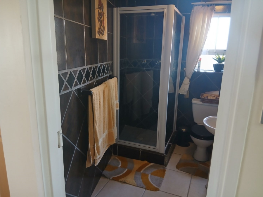 5 Bedroom Property for Sale in Wavecrest Eastern Cape